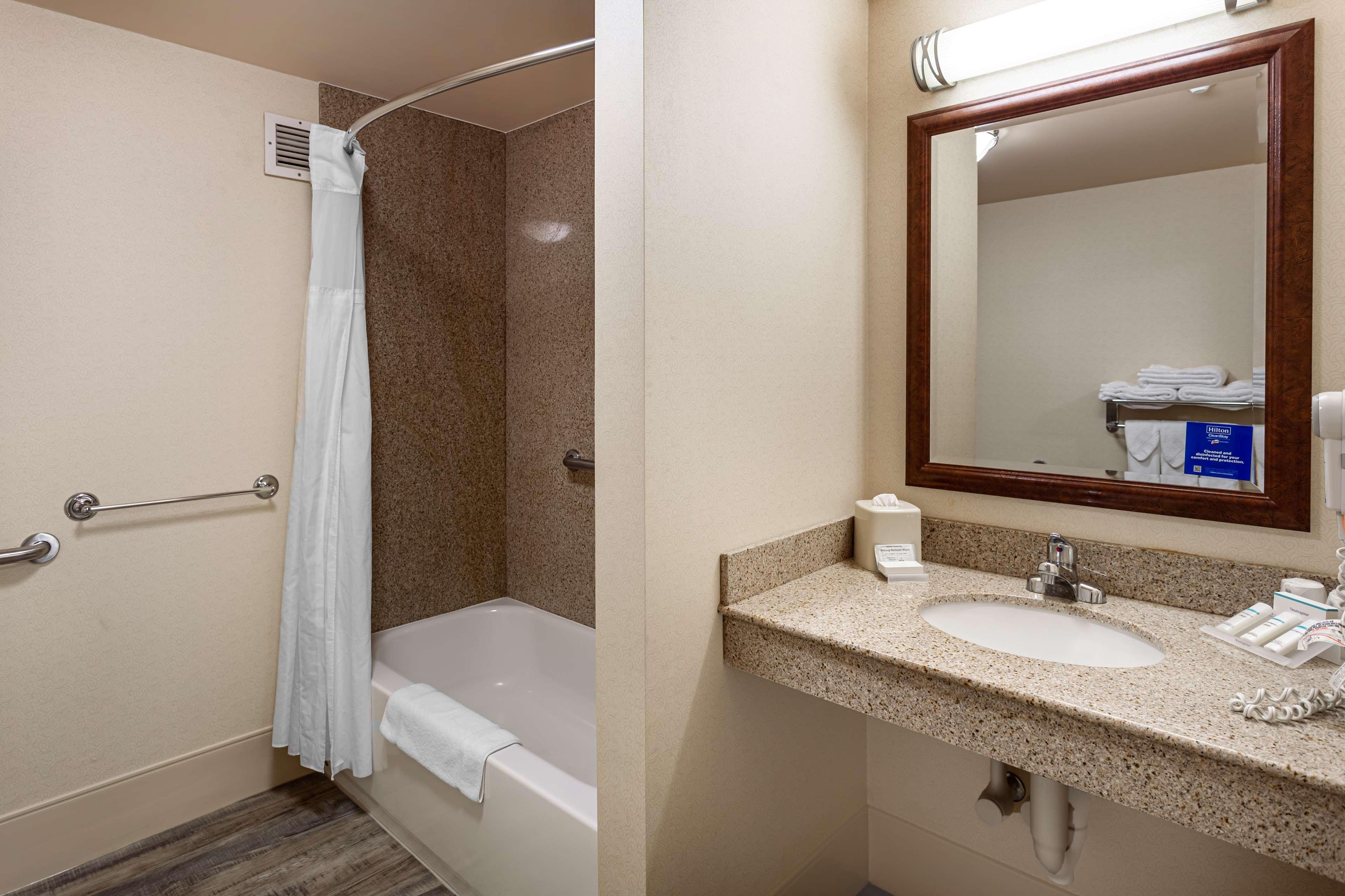 Hilton Garden Inn Вустер Екстер'єр фото