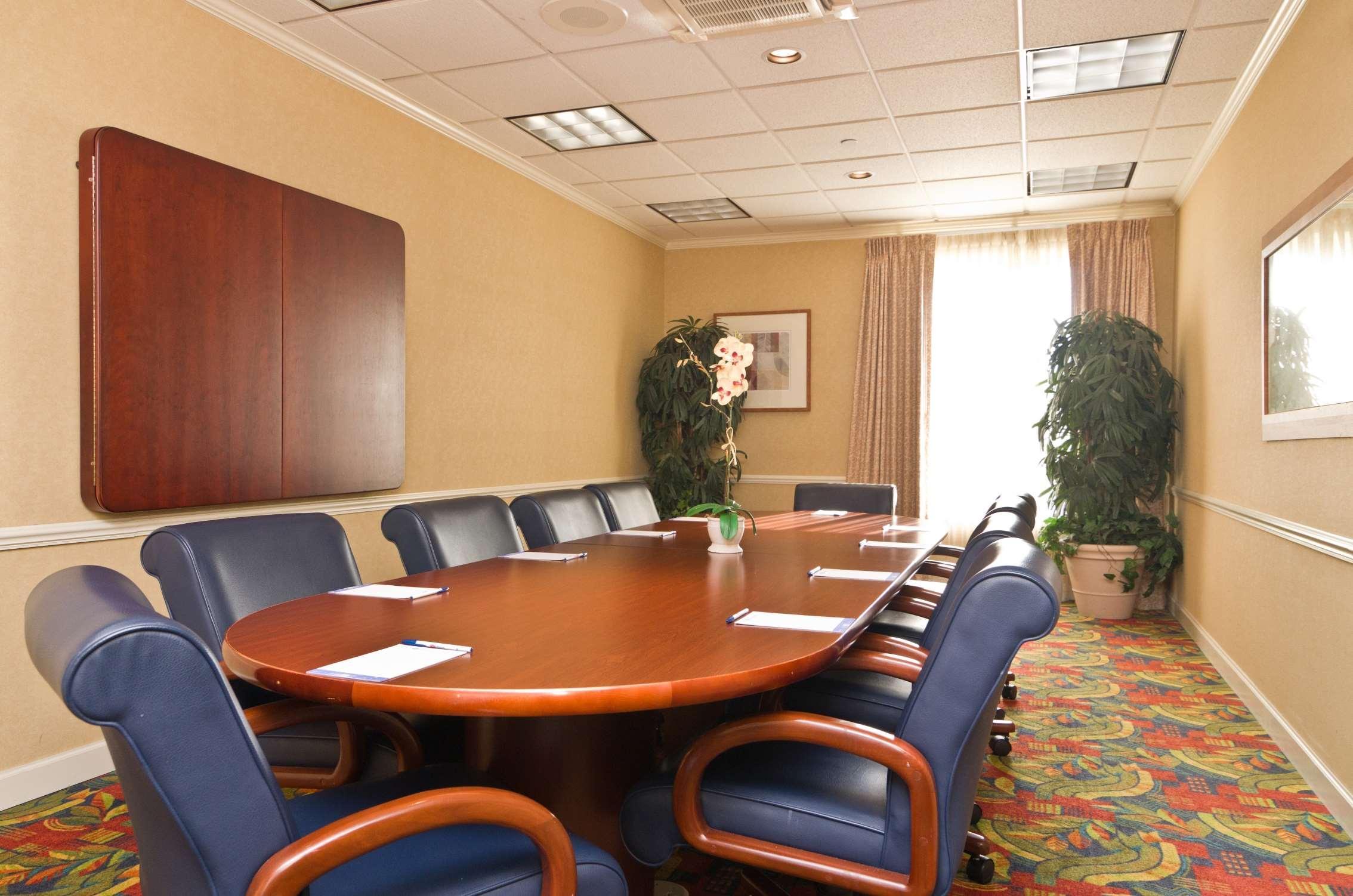 Hilton Garden Inn Вустер Екстер'єр фото
