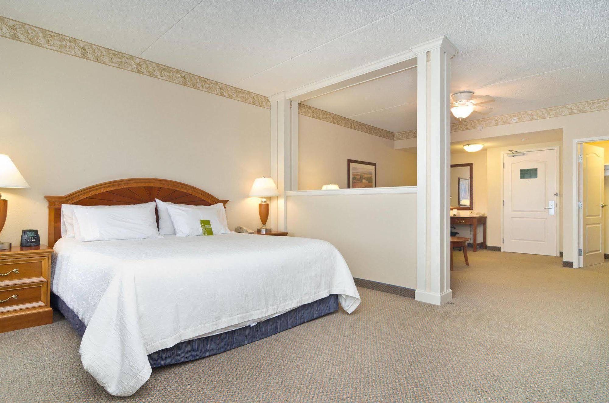 Hilton Garden Inn Вустер Екстер'єр фото