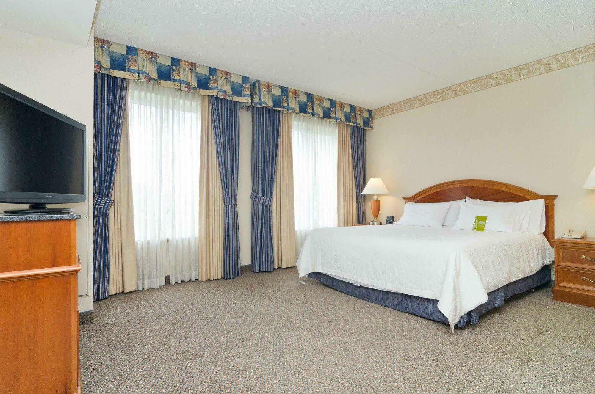 Hilton Garden Inn Вустер Екстер'єр фото